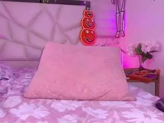 Lili-jhs  live sex cam