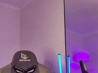 Aleksacandy  live sex cam