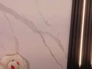 Daeneryssnow  live sex cam