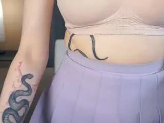 Eboniebalmes  live sex cam