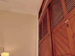 Hillary-queen  live sex cam