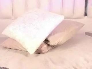 Tanishagolden  live sex cam