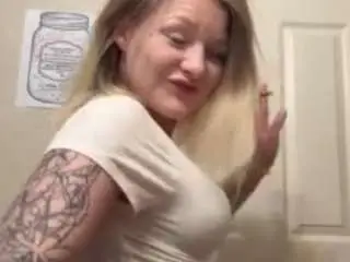 Ur-fav-brat  live sex cam