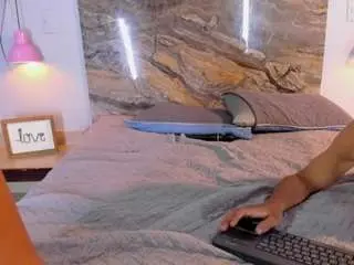 Strikeandsweet  live sex cam