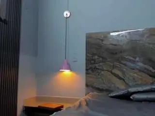 Strikeandsweet  live sex cam