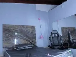 Strikeandsweet  live sex cam