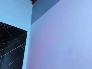 Strikeandsweet  live sex cam