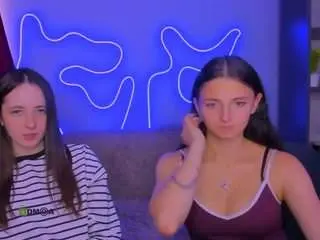 Bella-dorn1  live sex cam