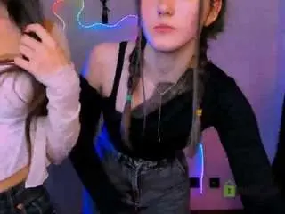 Bella-dorn1  live sex cam