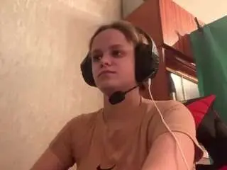 Bellbradby  live sex cam