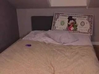Nicole-alllen  live sex cam