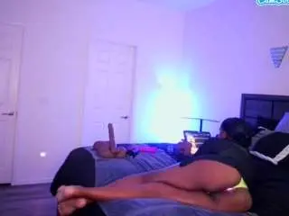 Honeykaramel21  live sex cam