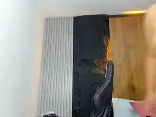 Iris-torrez  live sex cam