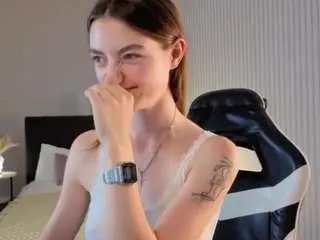 Valenora1  live sex cam