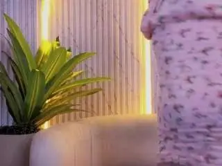Victoria-hernandez-t  live sex cam