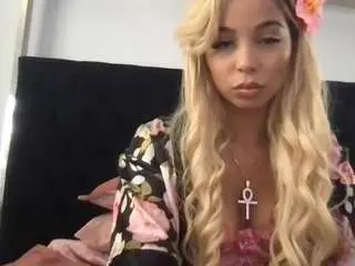 Dominicandollofmiami  live sex cam