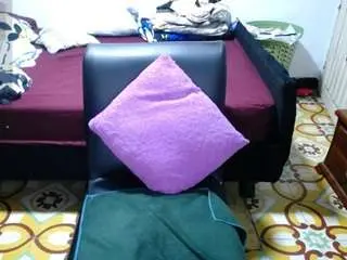 Kaarlaa  live sex cam