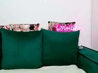 Mollymosley  live sex cam