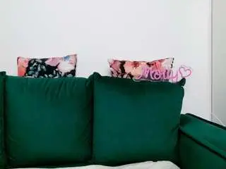Mollymosley  live sex cam