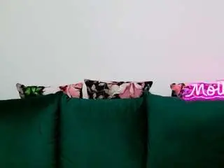 Mollymosley  live sex cam