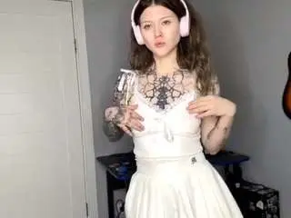 Sarahblint  live sex cam