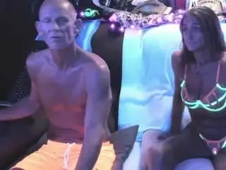 Shannnikkii420  live sex cam