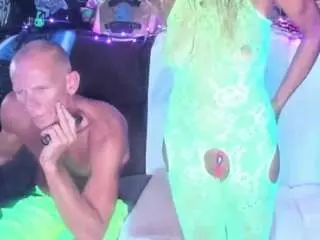 Shannnikkii420  live sex cam