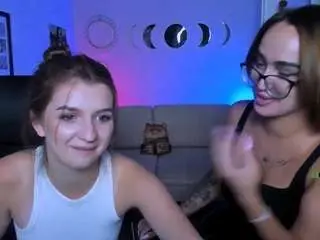Bloom-night  live sex cam
