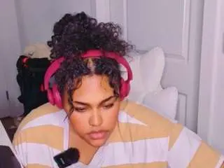 Carmencash  live sex cam