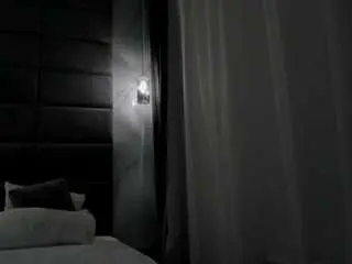 Chloe-whitee  live sex cam