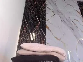 Ebonyyhot  live sex cam