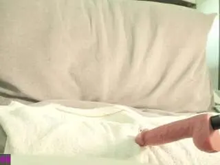 Hotlipsxo  live sex cam