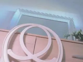 Hotlipsxo  live sex cam