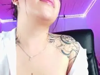 Nitzzirouse  live sex cam