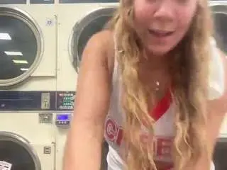Bigbuttbrooklyn  live sex cam
