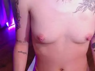 Meegan-red  live sex cam