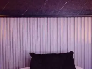 Meegan-red  live sex cam