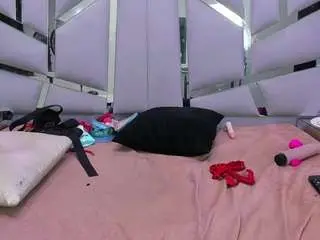 Orianaa69  live sex cam