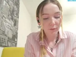 Roseannacraker  live sex cam