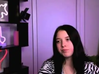 Mira-lyn  live sex cam