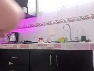 Emma-evaa  live sex cam