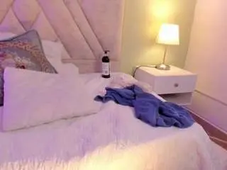 Aprilwatsonn  live sex cam