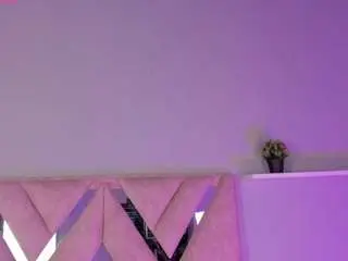 Aprilwatsonn  live sex cam