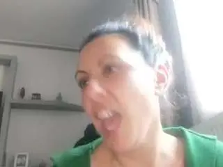 Brenda89  live sex cam