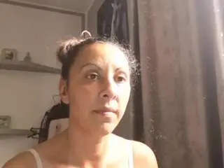 Brenda89  live sex cam