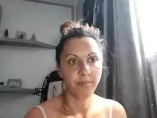 Brenda89  live sex cam