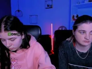 Foxy-tease  live sex cam