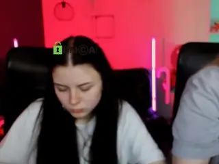 Foxy-tease  live sex cam