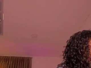 Hannaa-thompson  live sex cam