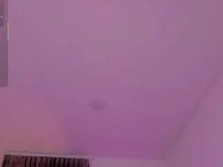 Hannaa-thompson  live sex cam